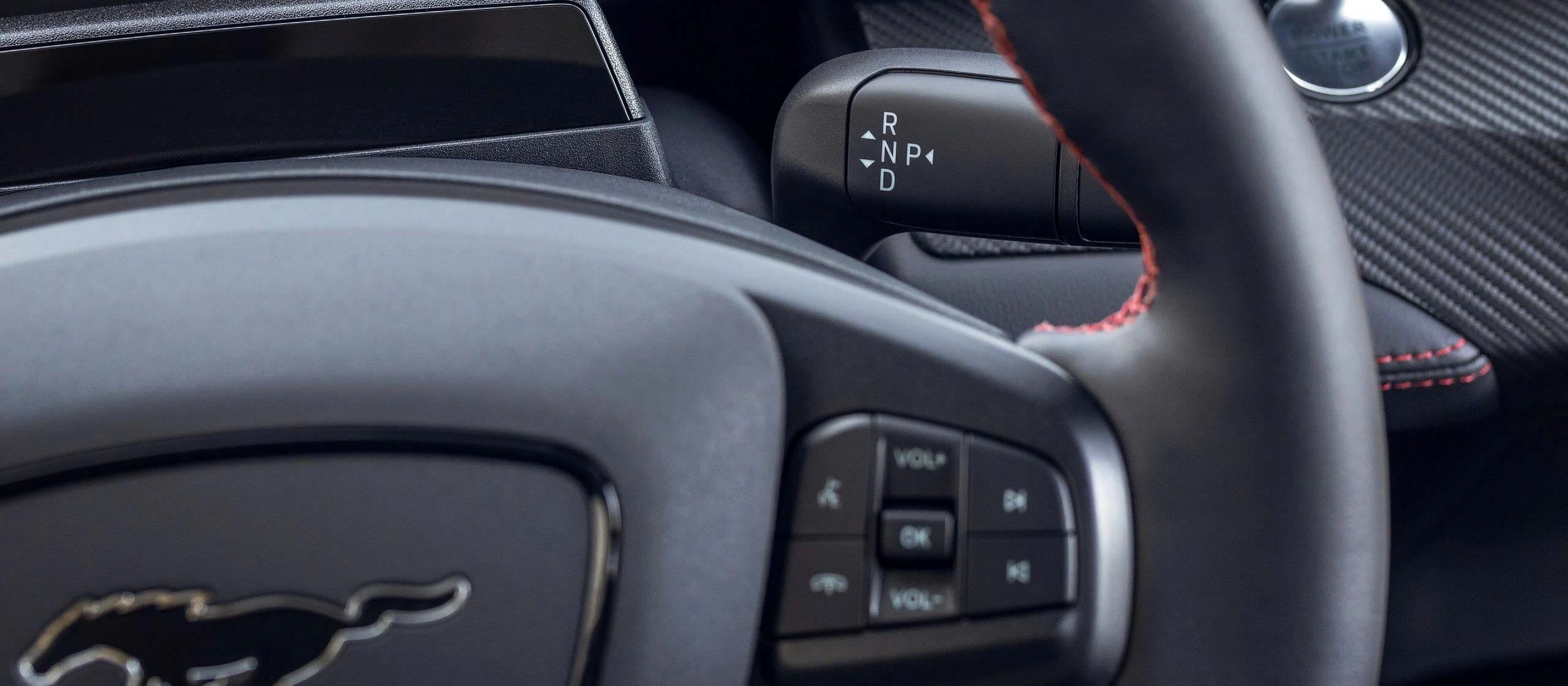 Gia Xe Ford Mustang - Ford Long Bien