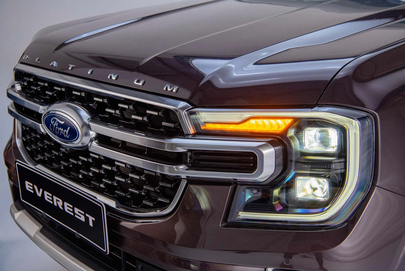 Gia xe Ford Everest 2026