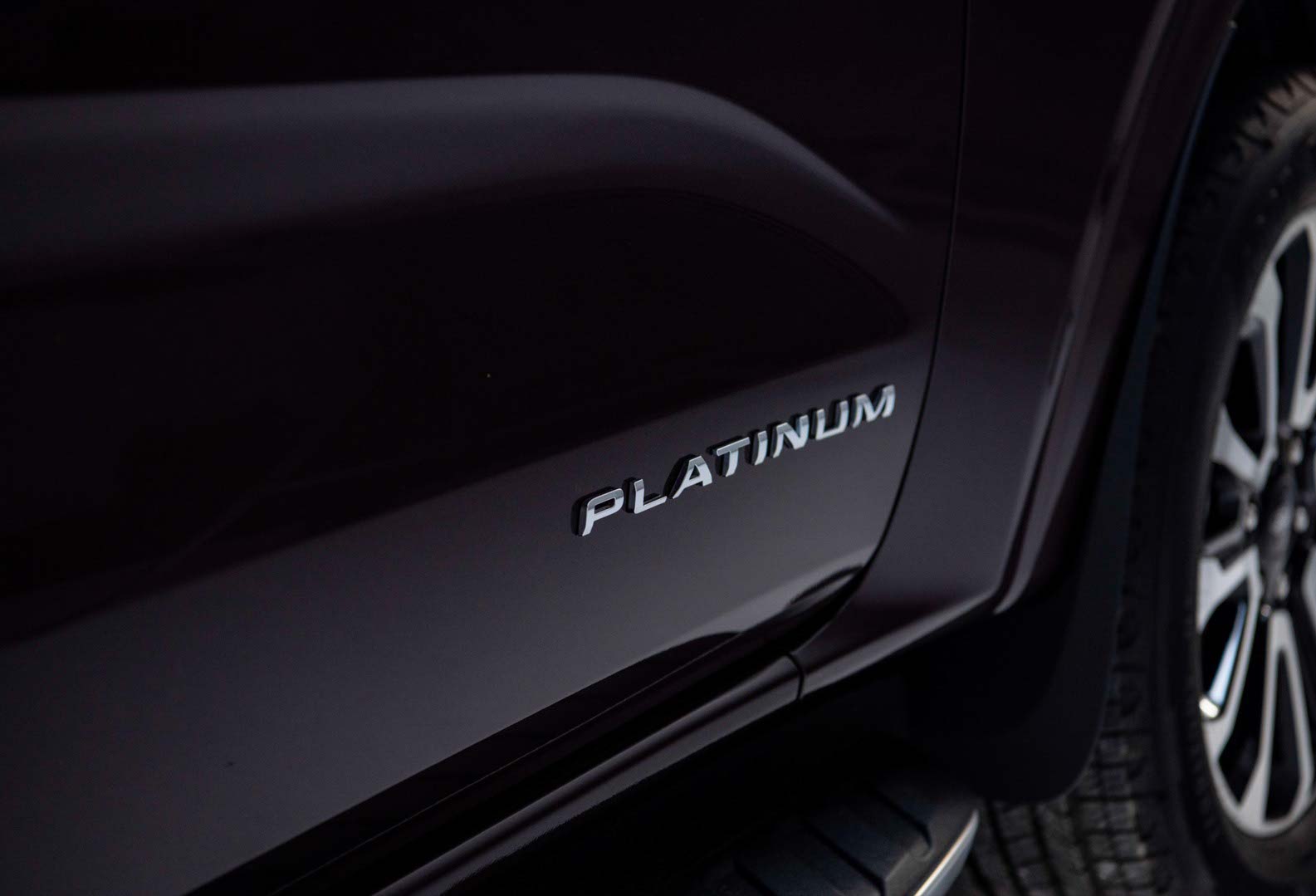 Gia xe Ford Everest 2026