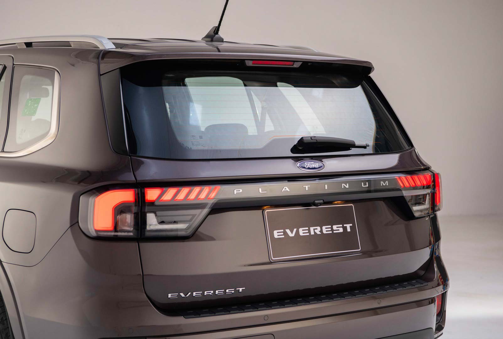 Gia xe Ford Everest 2026