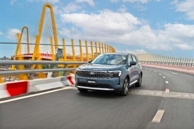 gia xe ford territory niem yet va lan banh