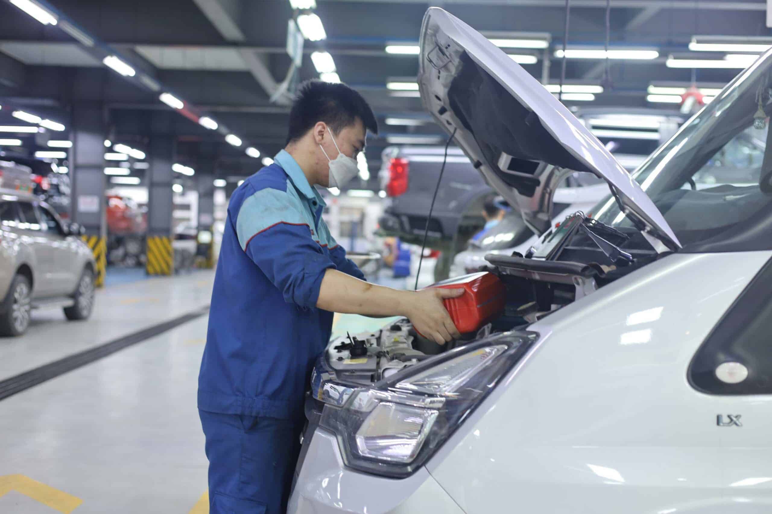 bao lau nen thay dau nhot oto ford