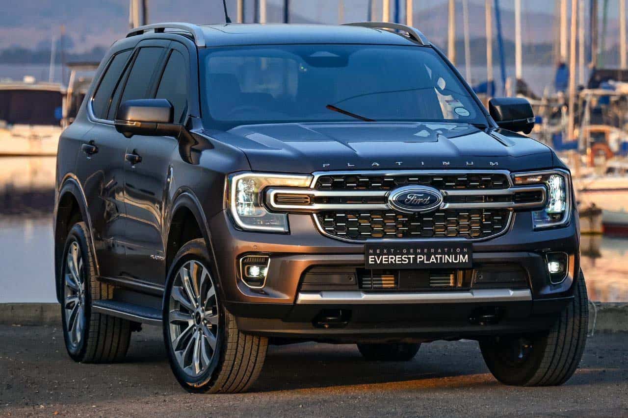 gia xe ford everest platinum