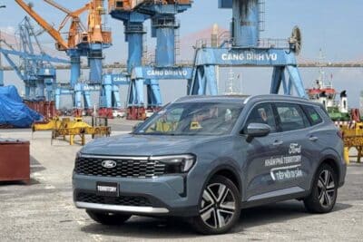 gia xe ford territory 2026