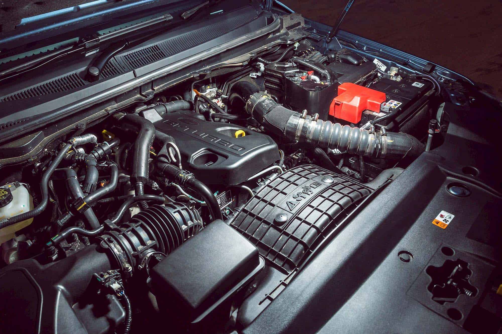 so sanh ford everest va mazda cx8