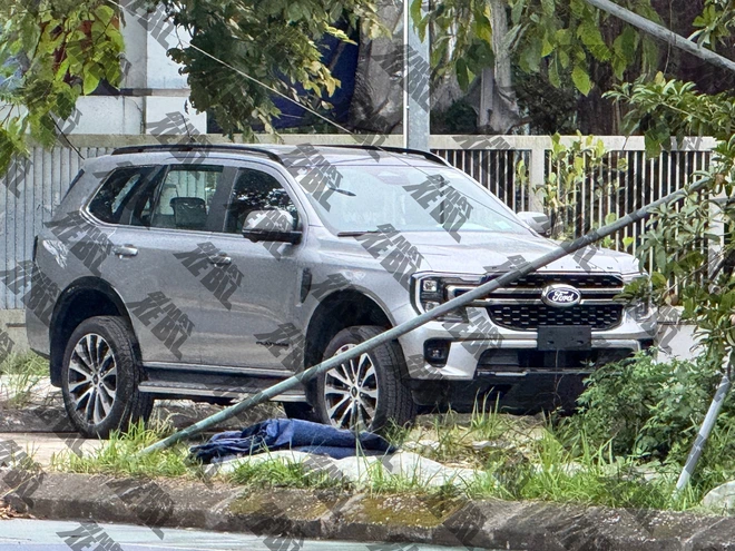 lo dien everest 2026 may xang