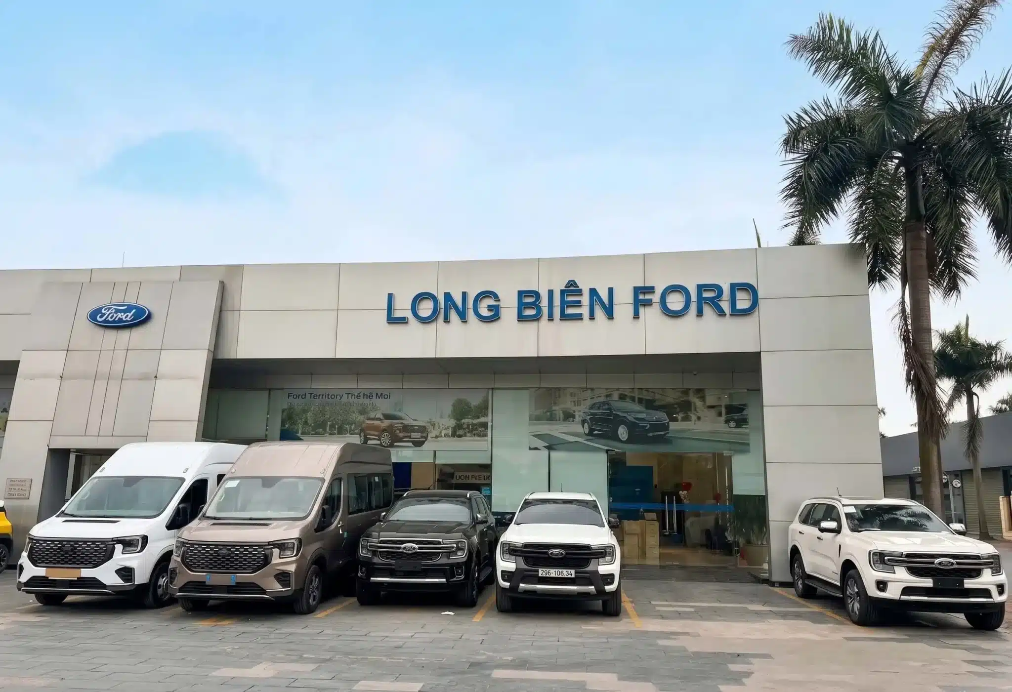 Dai ly Ford Long Bien