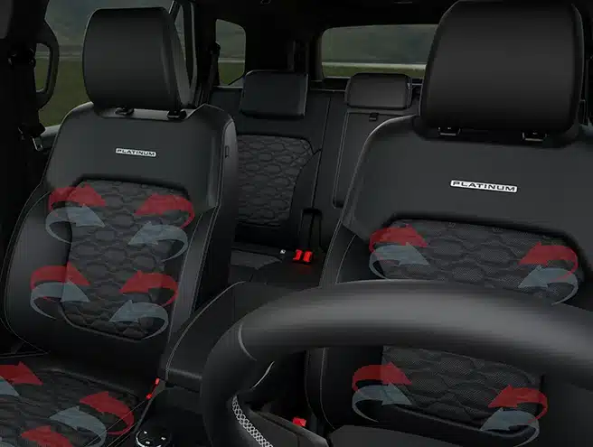 Ghế da cao cấp dập nổi chữ Platinum có tính năng sưởi và làm mát trên Ford Everest